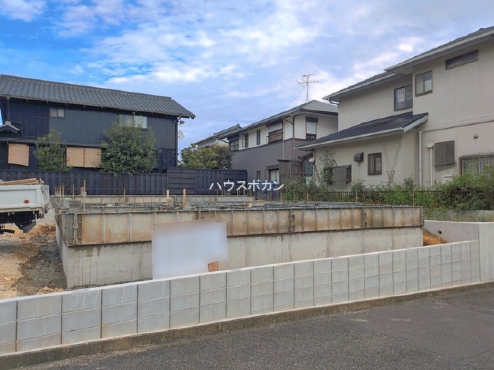 基礎工事中の建築現場です！