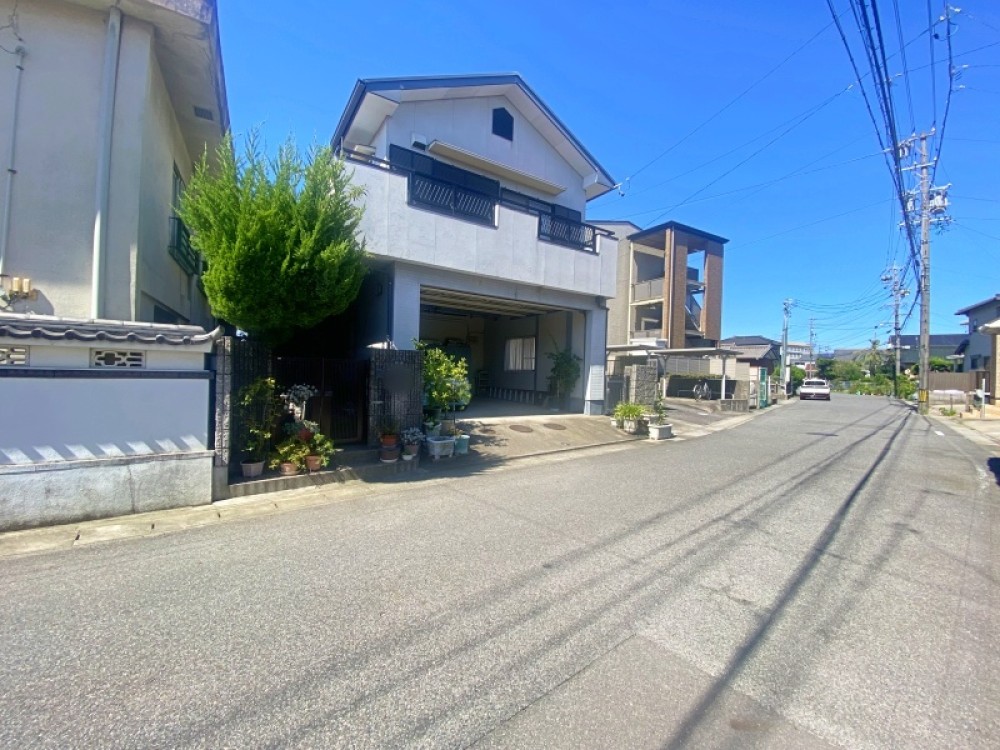 小学校徒歩10分圏内！子育て環境良好◎