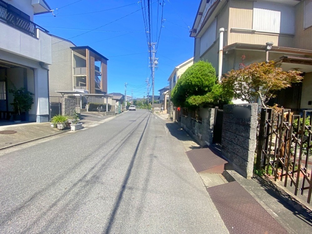 前面道路約5m！車の出し入れもスムーズ♪