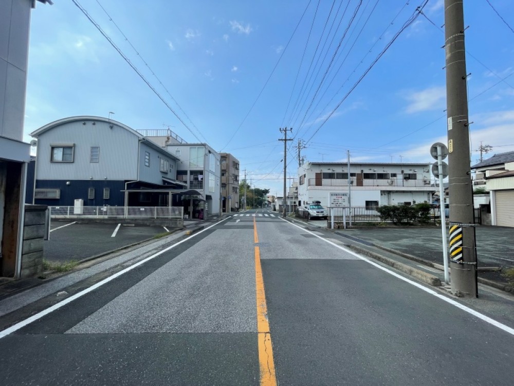 道路幅員約9mで車すれ違いラクラク＆解放感抜群♪