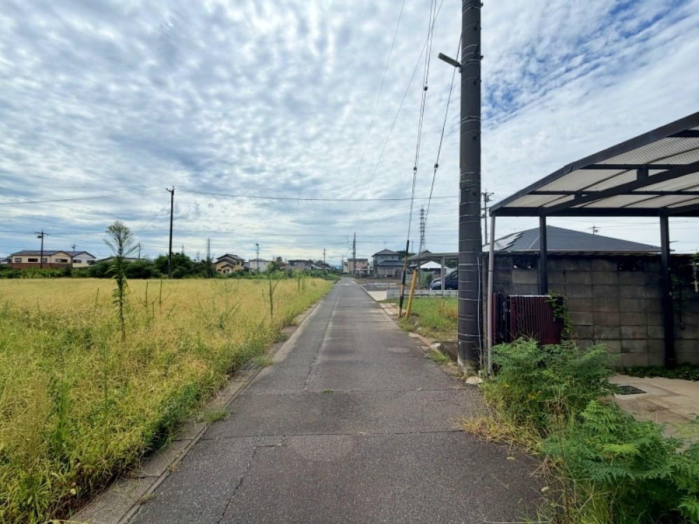 解体更地渡しのため、建築費用を抑えられます♪