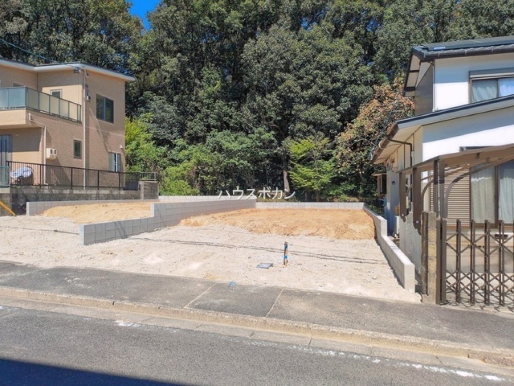 南面道路接面につき陽当たり良好！