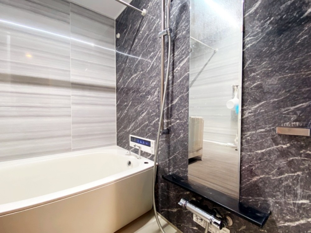 暖房・乾燥機付きで一年中快適です。