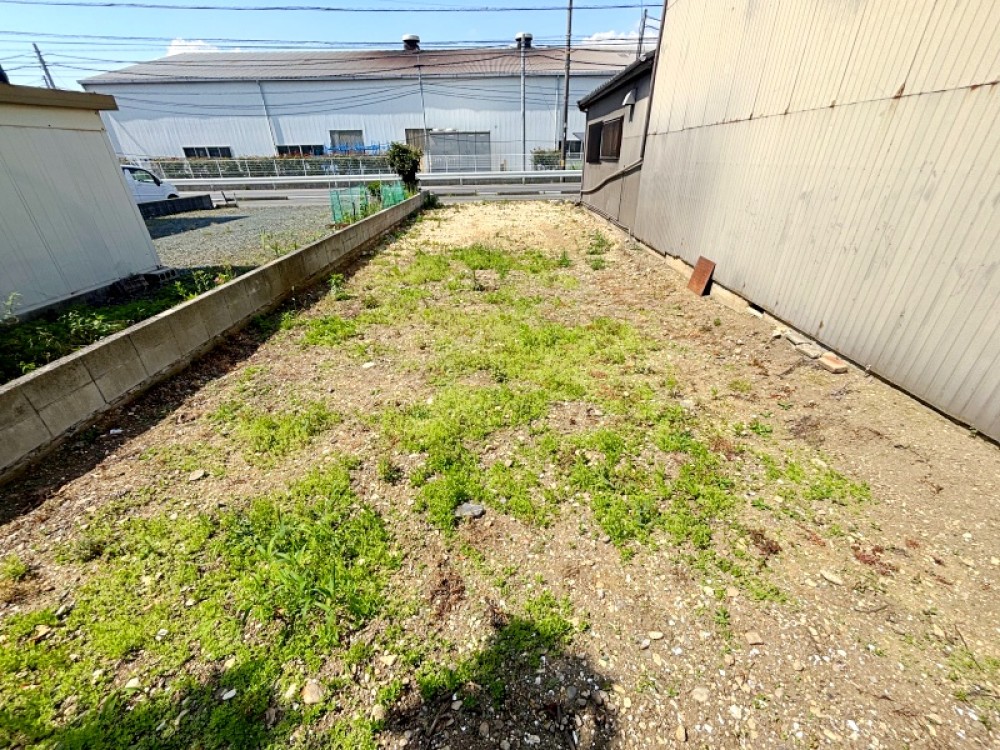 現況更地のため、建築費用を抑えられます。