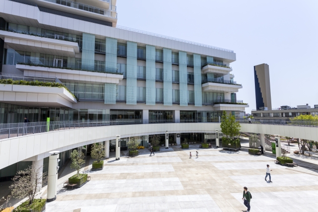 まちなか広場・図書館